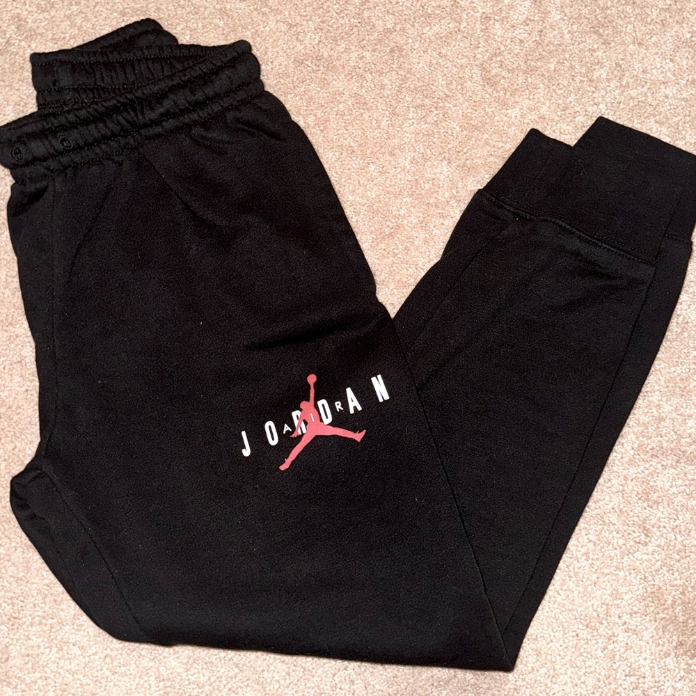 AIR JORDAN boys size Medium Joggers